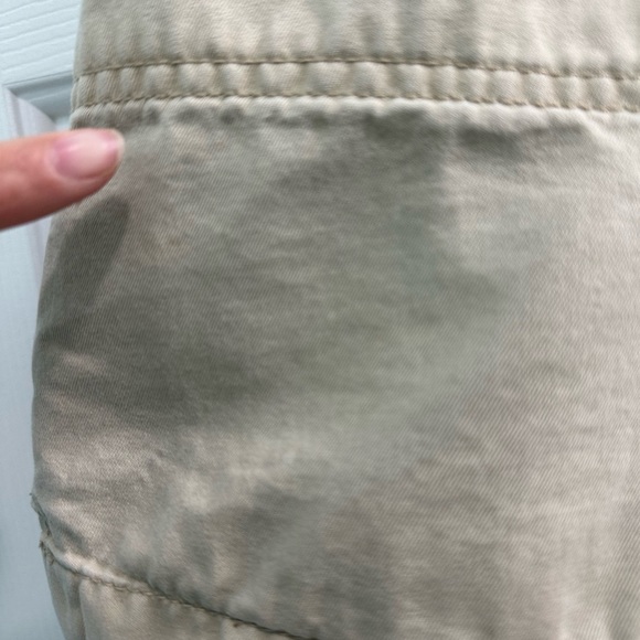 Old Navy Women's Size 10 Chino Khaki Flat Front Shorts - Picture 12 of 14